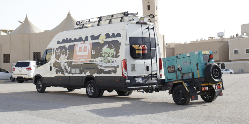 Unit Van exterior